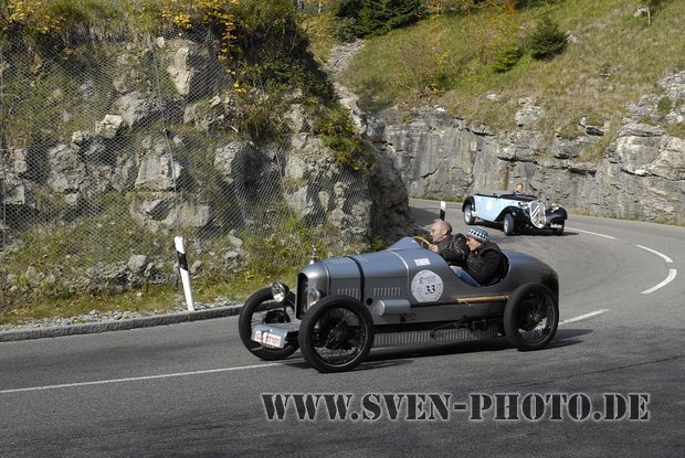 Jochpass-Memorial_Parade_200